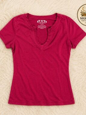 Y2K Currants Pink t-shirt ~ Vintage top V-neckline Size Large